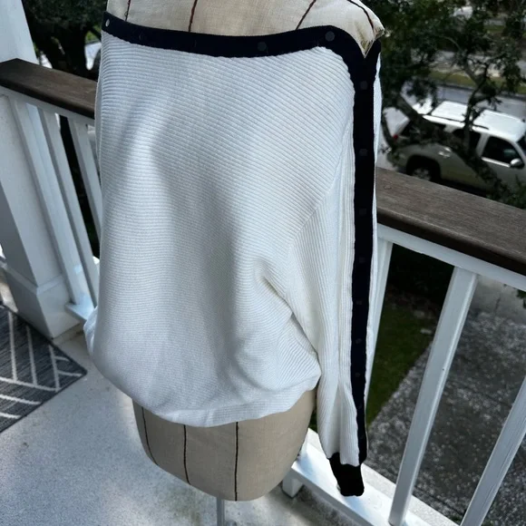Blanc Noir sweater. Snap detail to wear multiple ways. Excellent preloved cond - Picture 2 of 5